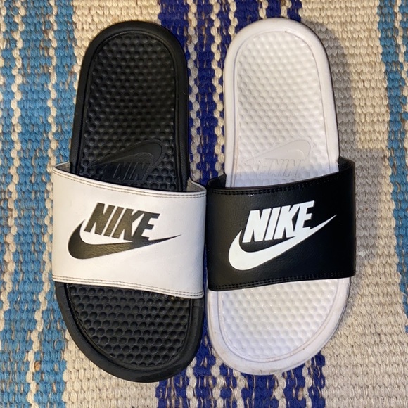 nike mismatch slides